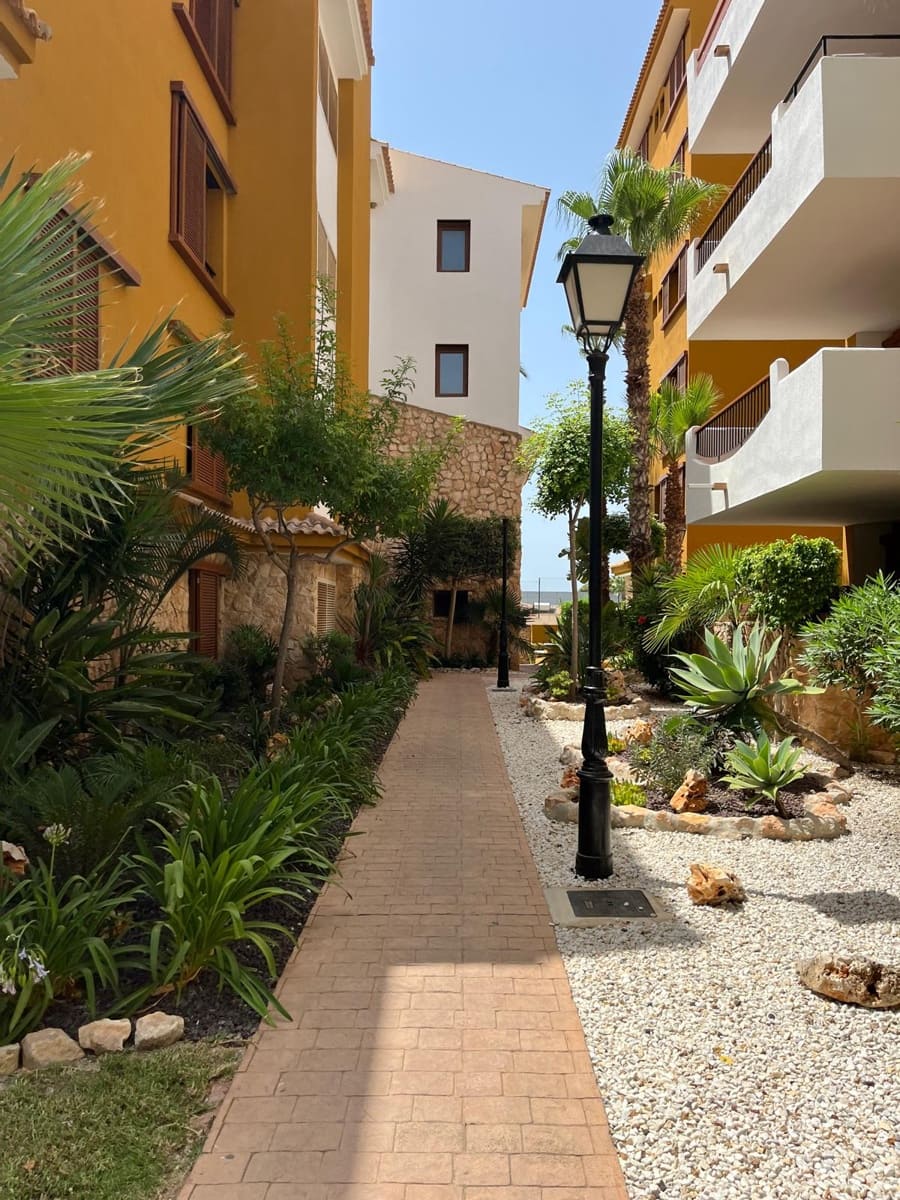Apartamento de 2 habitaciones en Orihuela Costa en venta con piscina - 385.000 € (Ref: 10039068)