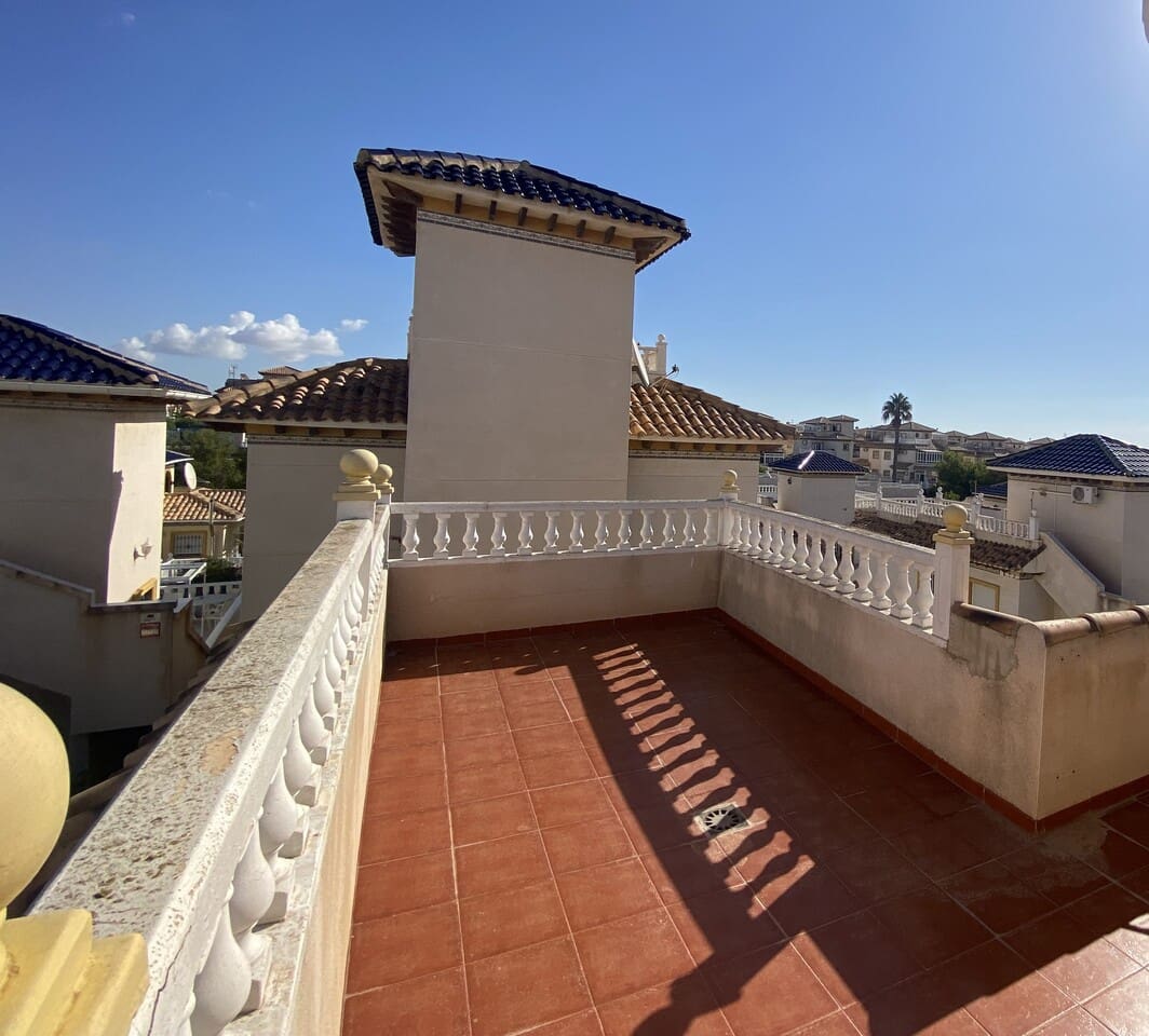 5 soverom Villa til salgs i La Zenia med svømmebasseng garasje - € 359 995 (Ref: 10042082)