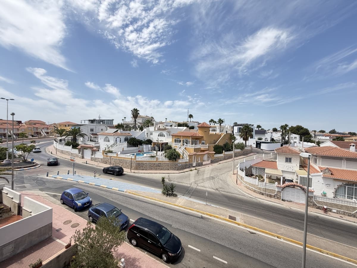2 soverom Leilighet til salgs i Villamartin med svømmebasseng - € 139 995 (Ref: 10051929)