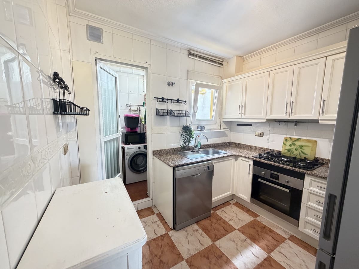 2 soverom Leilighet til salgs i Villamartin med svømmebasseng - € 139 995 (Ref: 10051929)