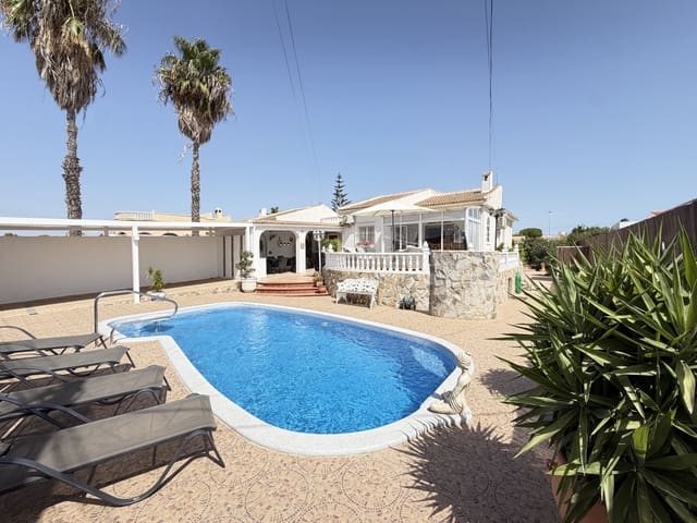 3 chambre Bungalow à vendre à San Luis, Torrevieja avec piscine - 399 900 € (Ref: 10051931)