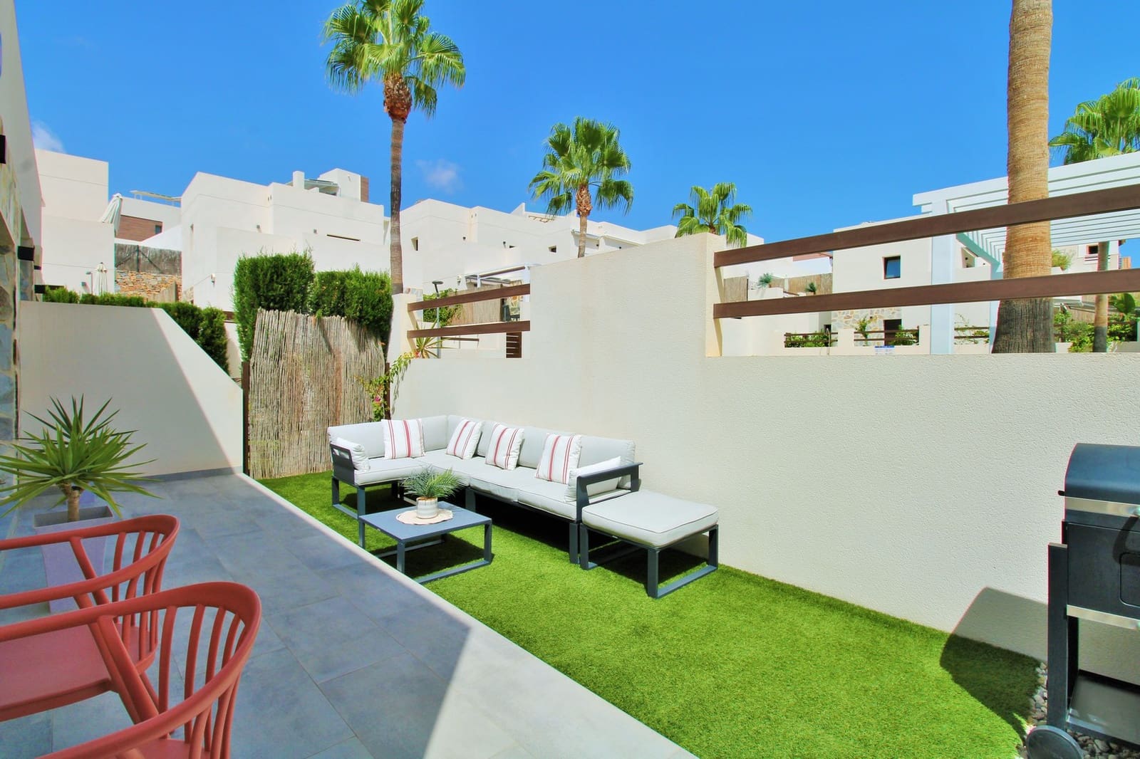 3 bedroom Villa for sale in Villamartin with pool - € 354,900 (Ref: 10051936)
