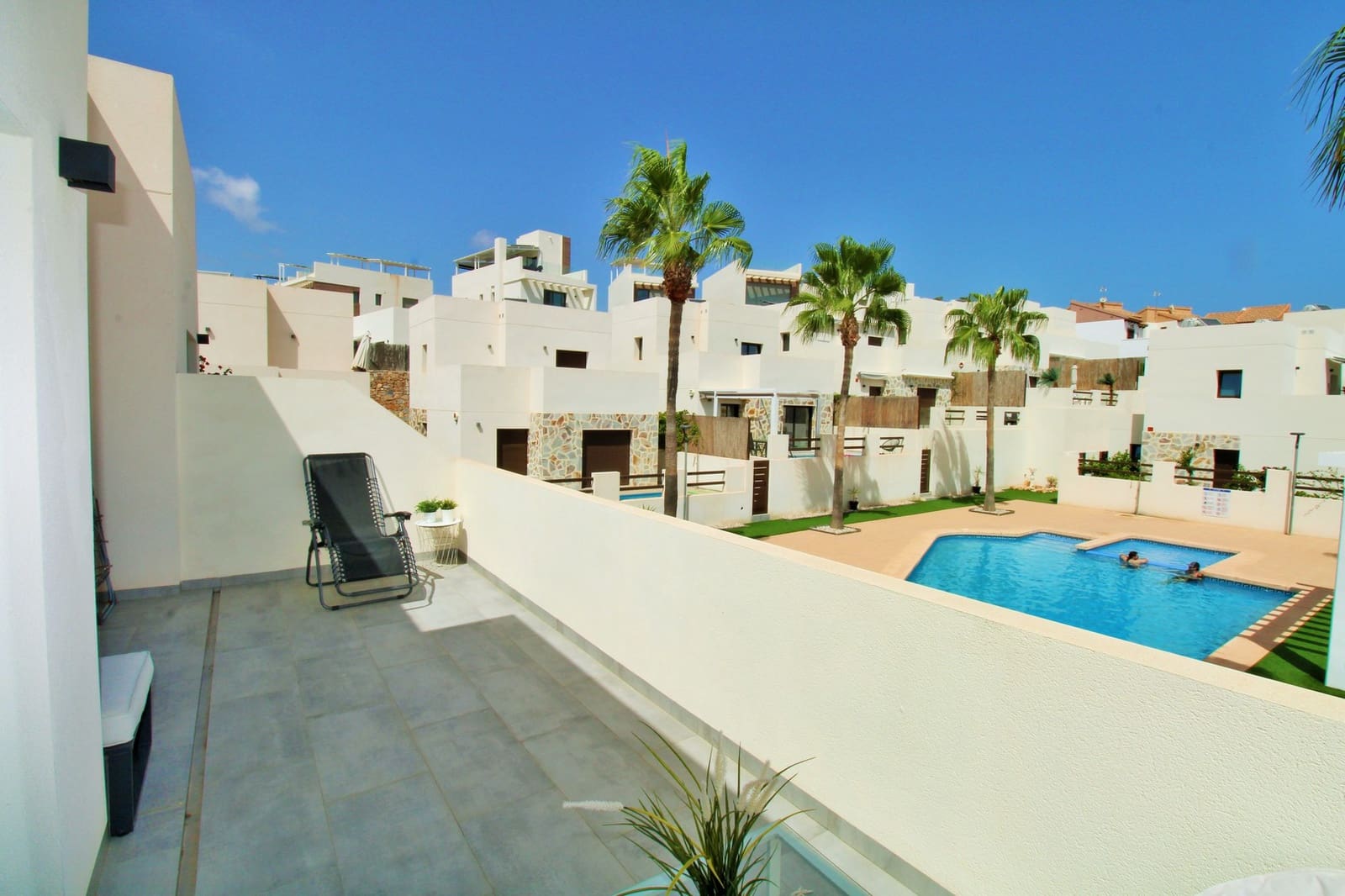 3 bedroom Villa for sale in Villamartin with pool - € 354,900 (Ref: 10051936)