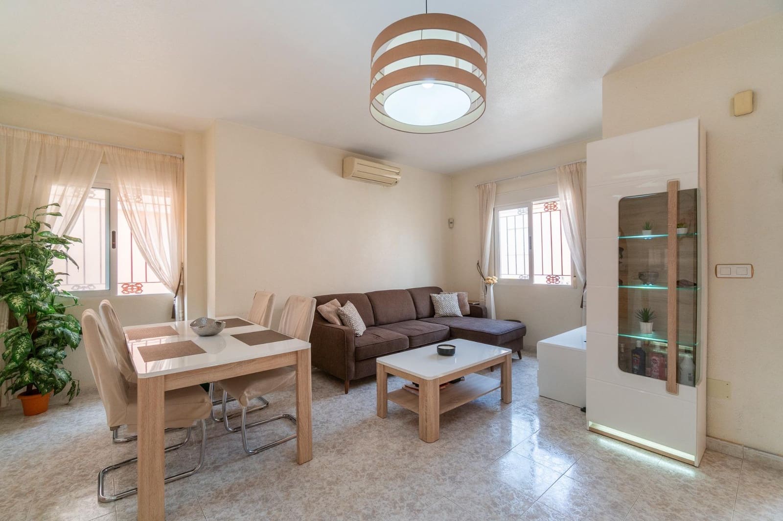 3 soveværelse Byhus til salg i Orihuela Costa med swimmingpool - € 225.000 (Ref: 10055766)