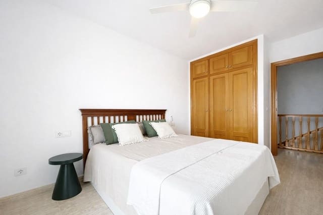 Casa de 3 habitaciones en Dehesa de Campoamor, Orihuela en venta con piscina - 375.000 € (Ref: 10060756)