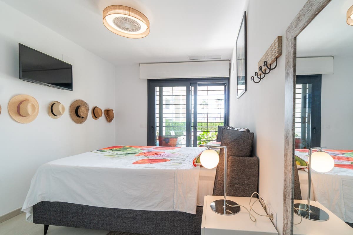 3 sypialnia Apartament na sprzedaż w Playa Flamenca z basenem garażem - 450 000 € (Ref: 10063013)