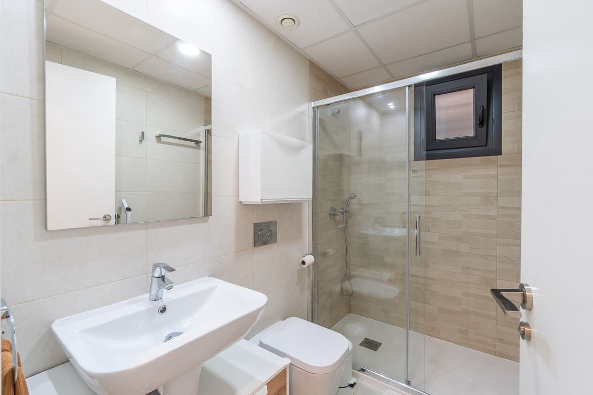 3 sypialnia Apartament na sprzedaż w Playa Flamenca z basenem garażem - 450 000 € (Ref: 10063013)