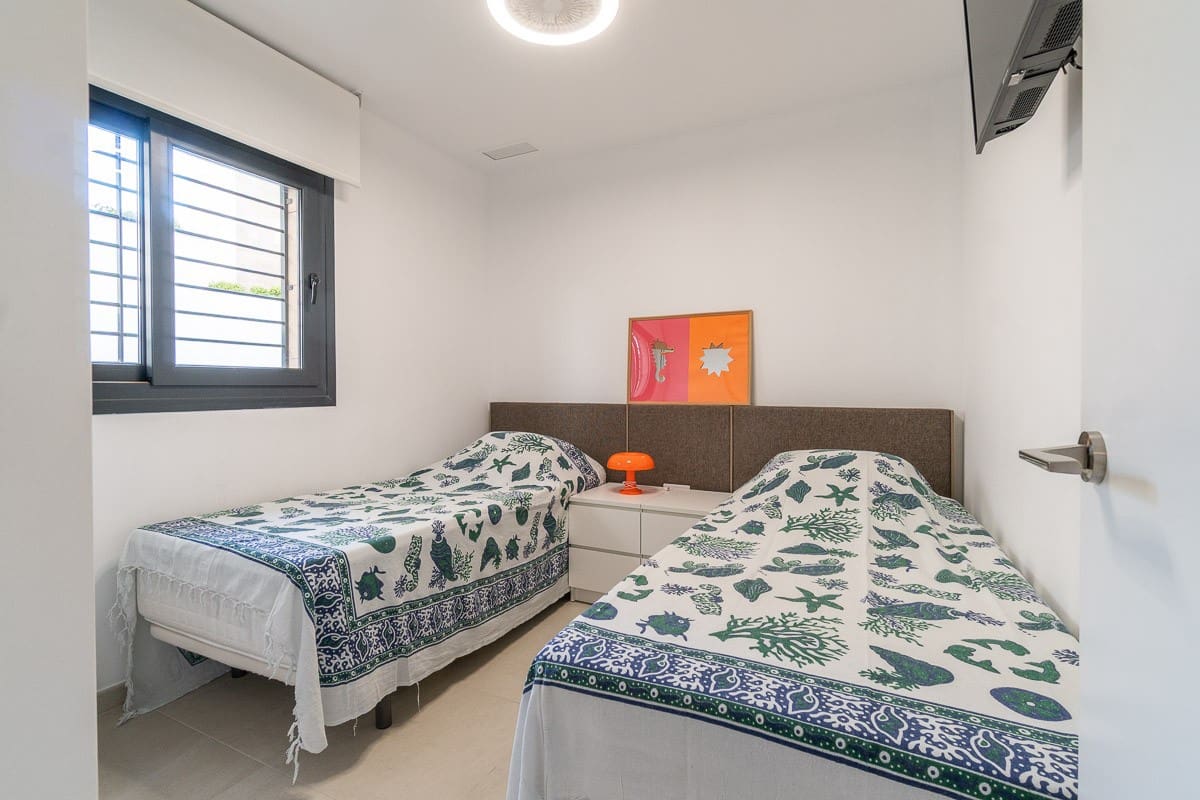 3 sypialnia Apartament na sprzedaż w Playa Flamenca z basenem garażem - 450 000 € (Ref: 10063013)