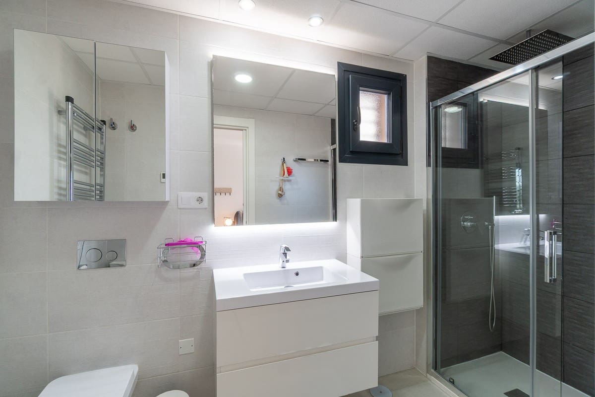 3 sypialnia Apartament na sprzedaż w Playa Flamenca z basenem garażem - 450 000 € (Ref: 10063013)
