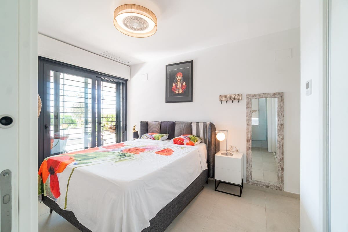 3 sypialnia Apartament na sprzedaż w Playa Flamenca z basenem garażem - 450 000 € (Ref: 10063013)