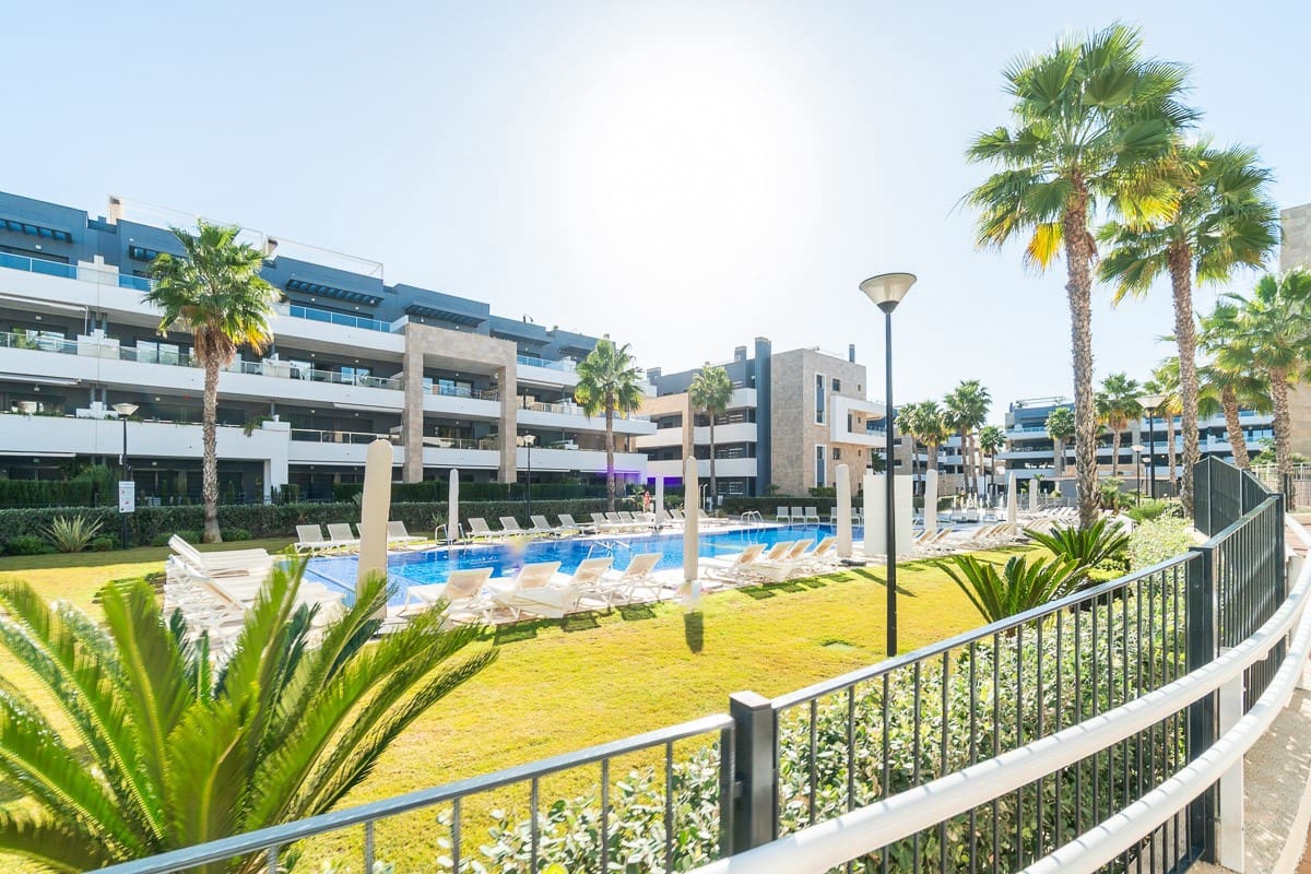 3 sypialnia Apartament na sprzedaż w Playa Flamenca z basenem garażem - 450 000 € (Ref: 10063013)