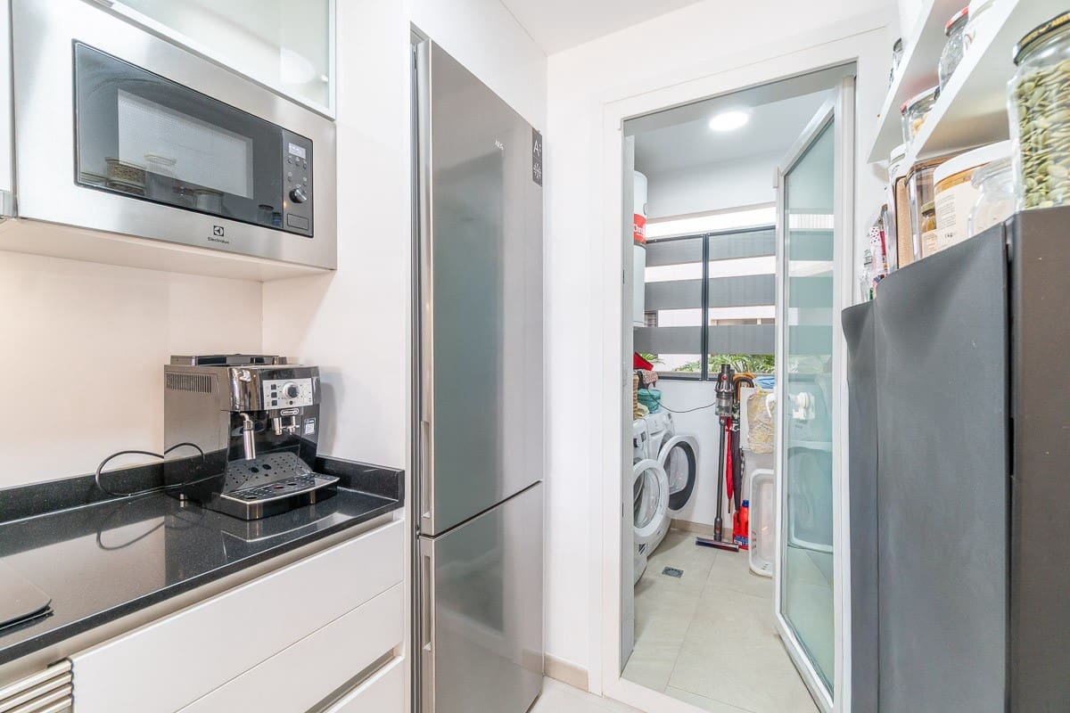 3 sypialnia Apartament na sprzedaż w Playa Flamenca z basenem garażem - 450 000 € (Ref: 10063013)