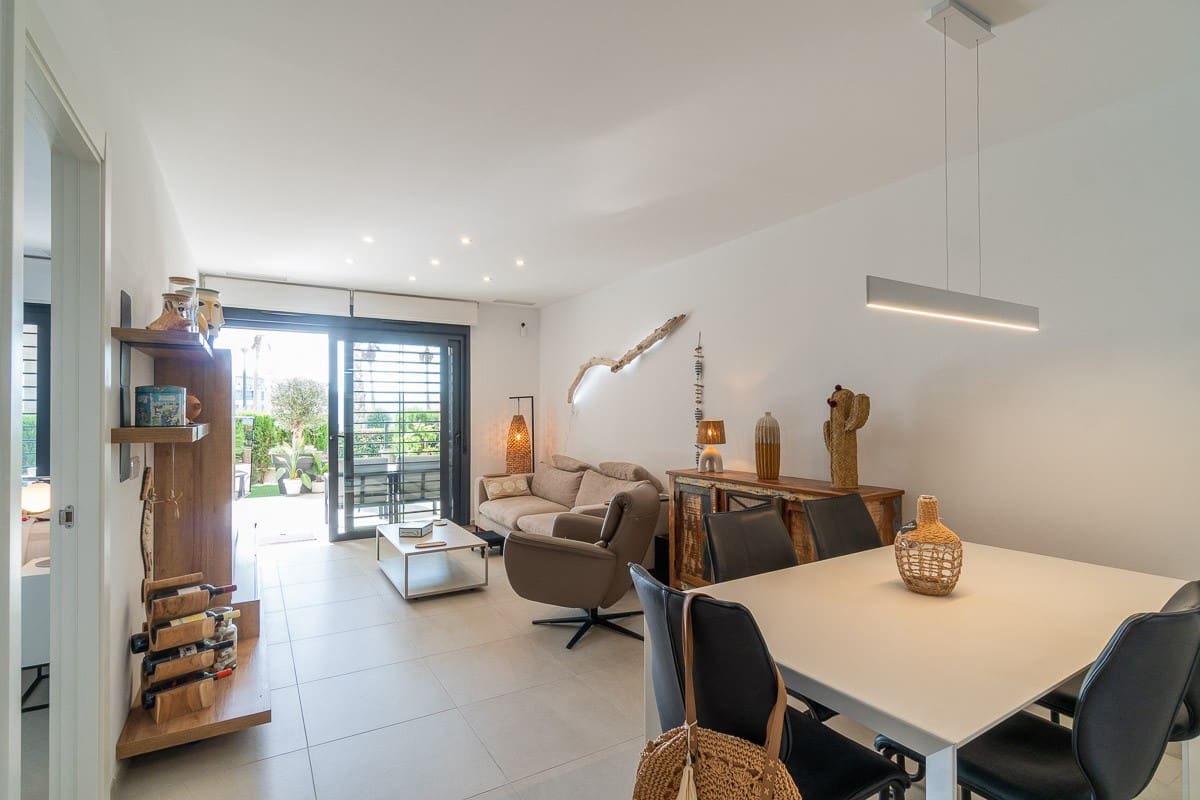 3 sypialnia Apartament na sprzedaż w Playa Flamenca z basenem garażem - 450 000 € (Ref: 10063013)