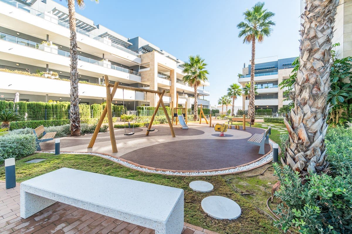 3 sypialnia Apartament na sprzedaż w Playa Flamenca z basenem garażem - 450 000 € (Ref: 10063013)
