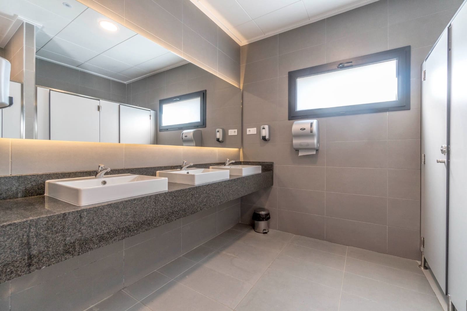 3 sypialnia Apartament na sprzedaż w Playa Flamenca z basenem garażem - 450 000 € (Ref: 10063013)