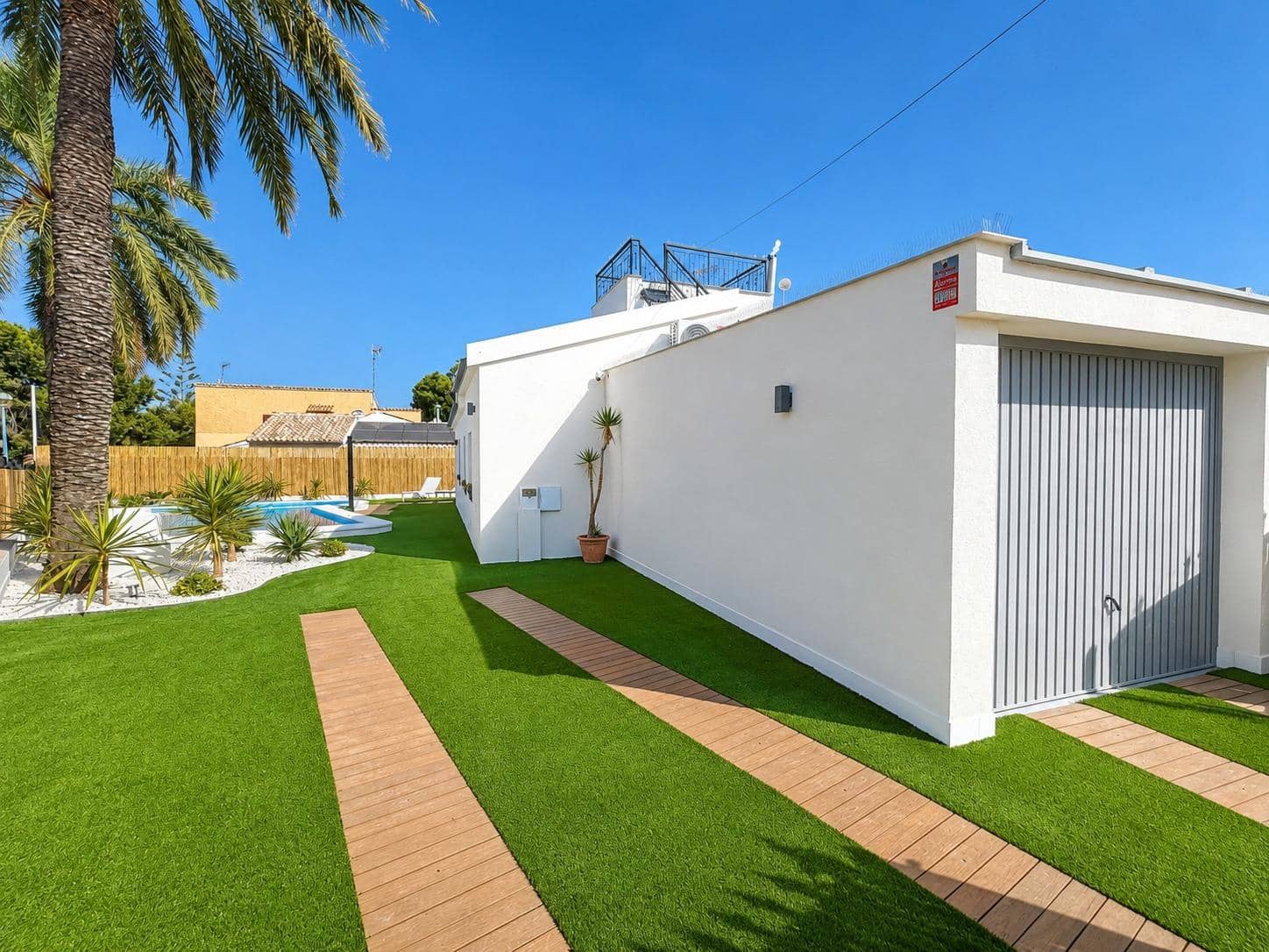 4 sypialnia Dom blizniak na sprzedaż w Orihuela Costa z basenem garażem - 750 000 € (Ref: 10063016)