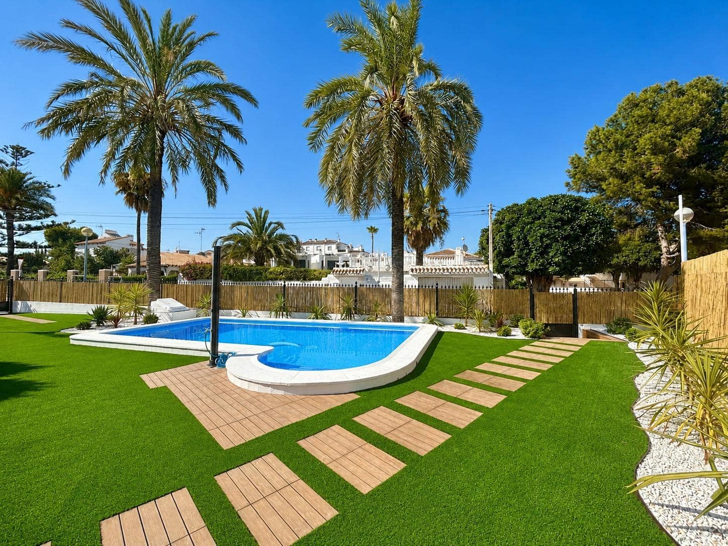 4 sypialnia Dom blizniak na sprzedaż w Orihuela Costa z basenem garażem - 750 000 € (Ref: 10063016)