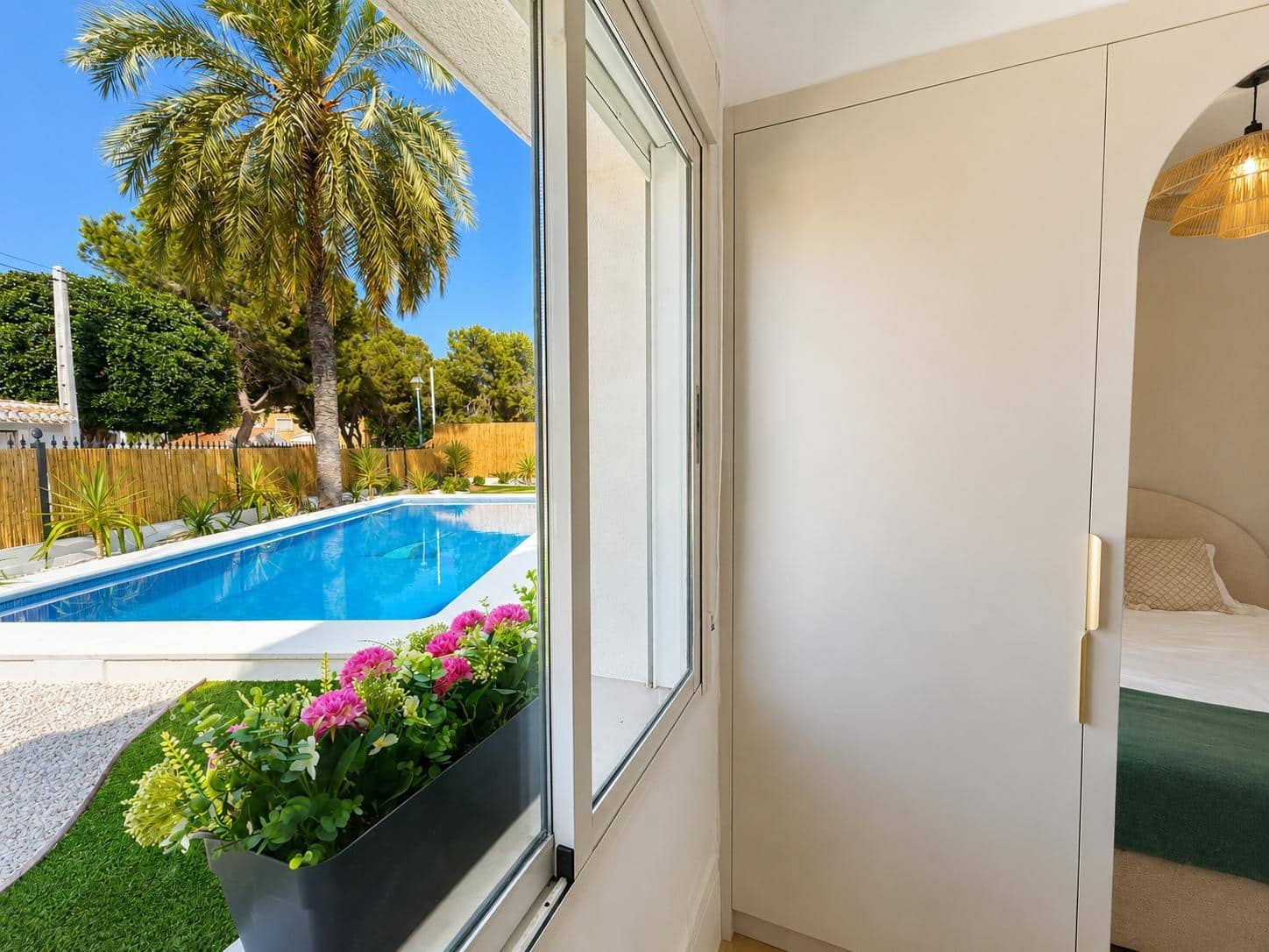 4 sypialnia Dom blizniak na sprzedaż w Orihuela Costa z basenem garażem - 750 000 € (Ref: 10063016)