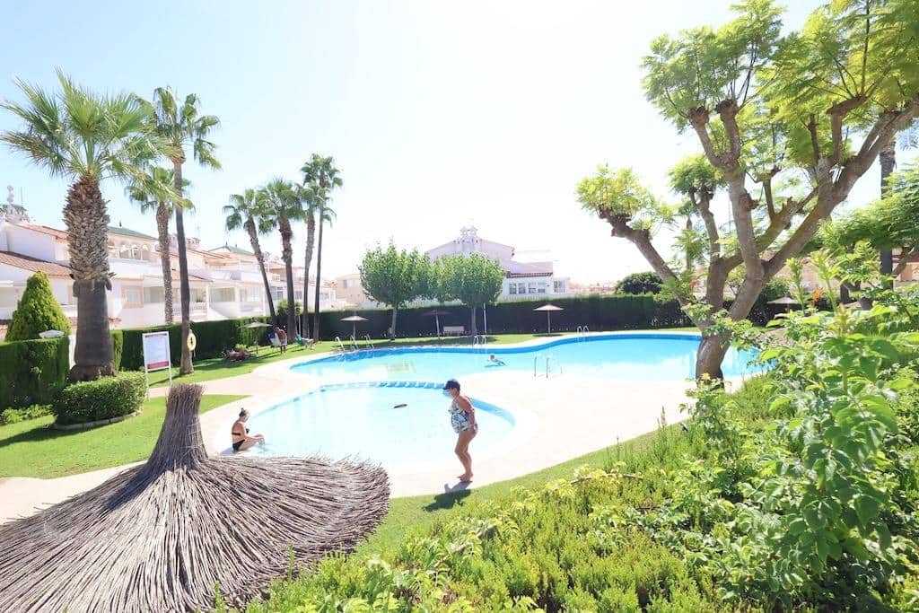 Bungalow de 2 habitaciones en Orihuela Costa en venta con piscina - 230.000 € (Ref: 10077113)
