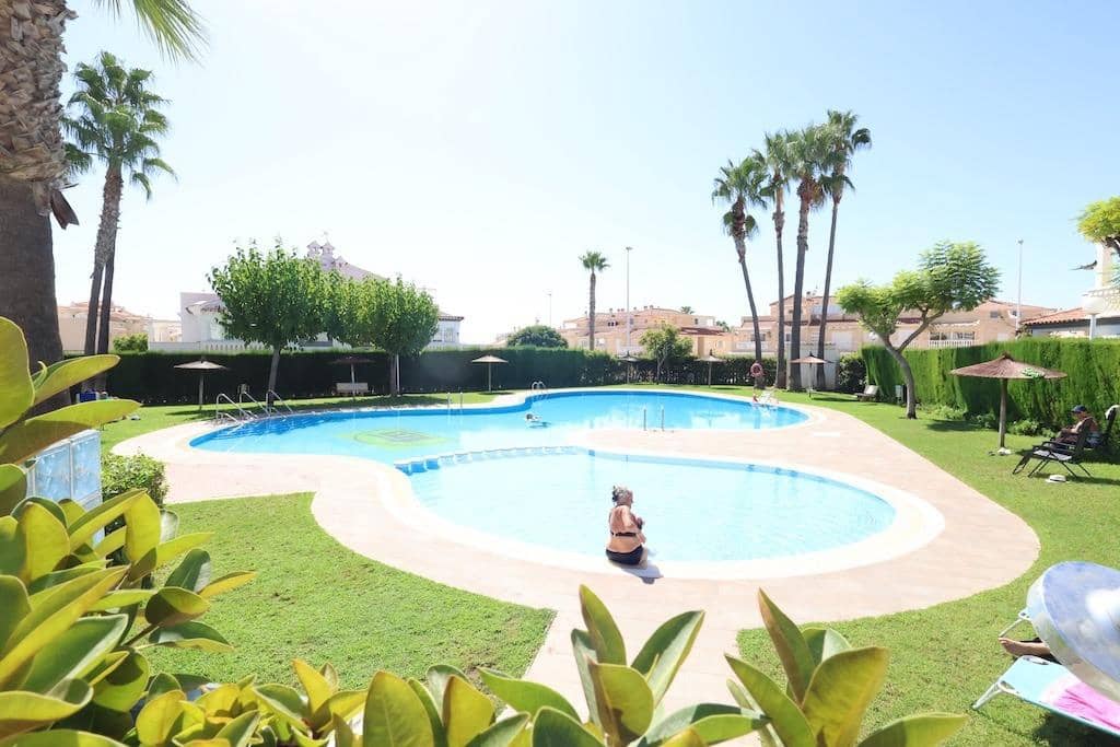 Bungalow de 2 habitaciones en Orihuela Costa en venta con piscina - 230.000 € (Ref: 10077113)