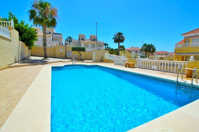 2 bedroom Townhouse for sale in Villamartin, Orihuela with pool - € 159,900 (Ref: 10077130)