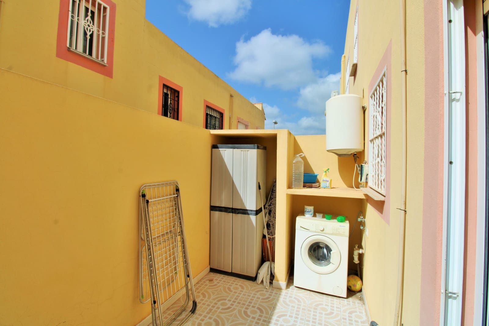 2 bedroom Townhouse for sale in Villamartin with pool - € 159,900 (Ref: 10077130)