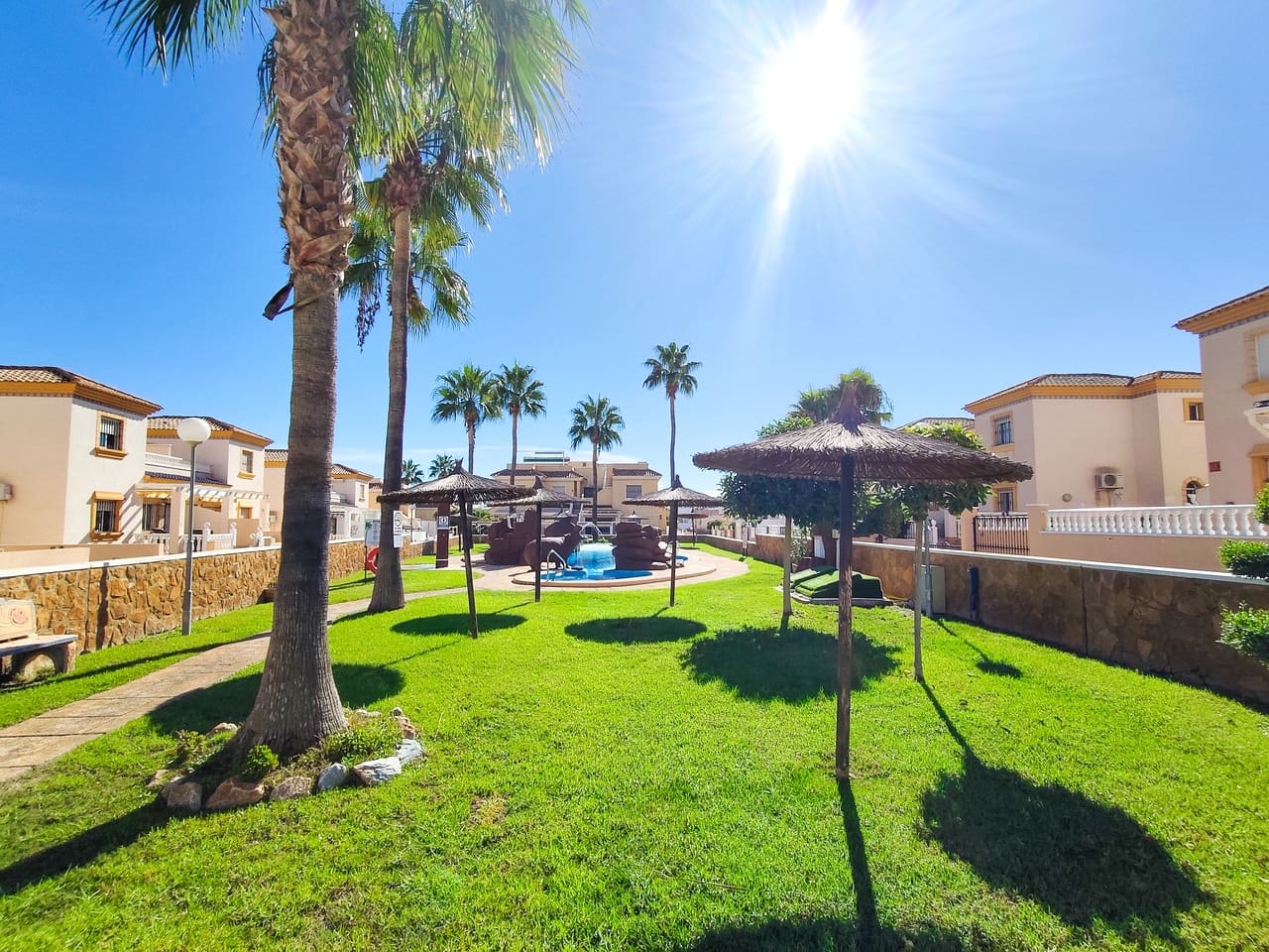 Apartamento de 2 habitaciones en Villamartin en venta con piscina - 239.000 € (Ref: 10079070)