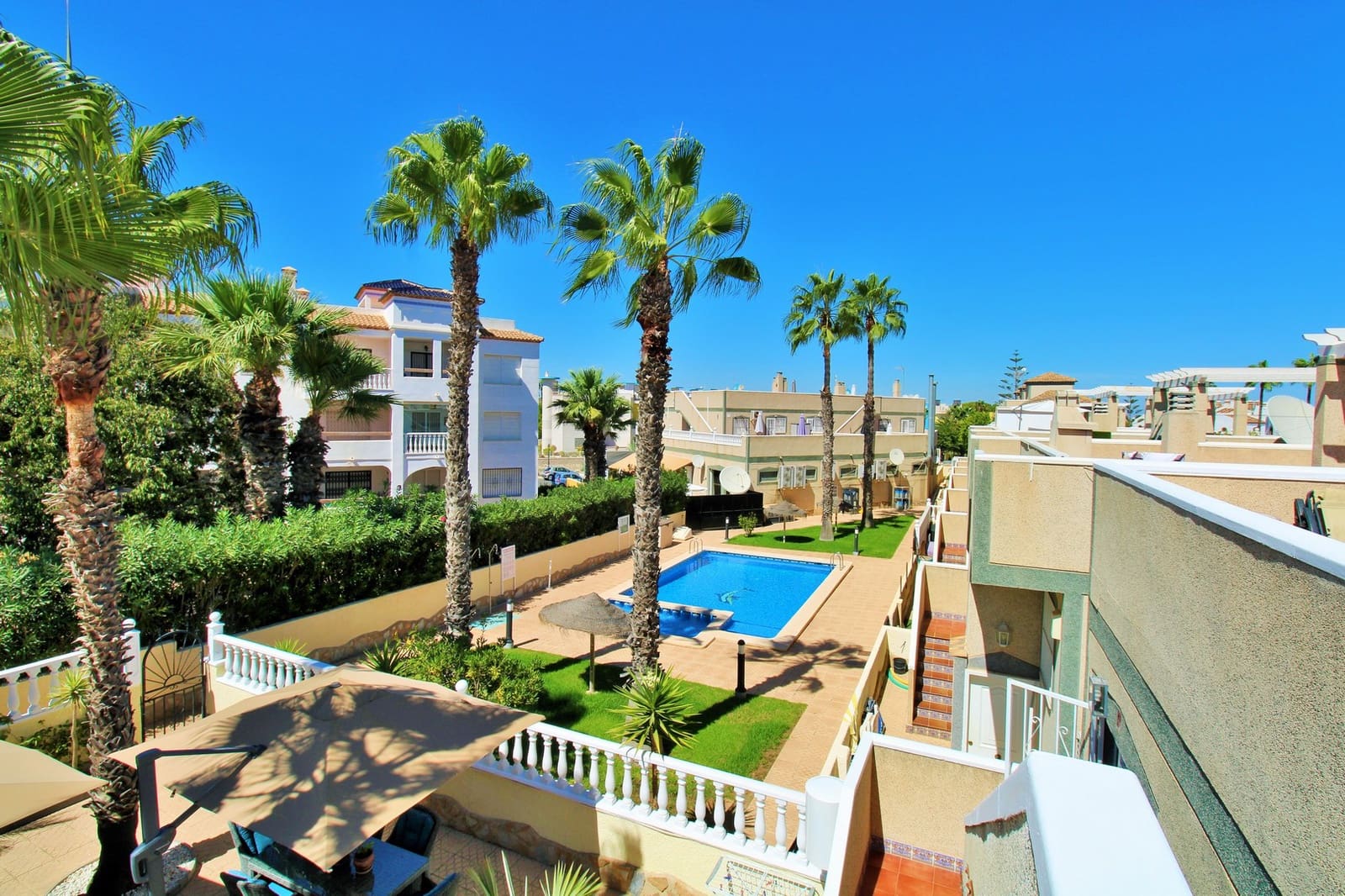 4 Zimmer Villa zu verkaufen in Villamartin mit Pool - 419.000 € (Ref: 10090014)