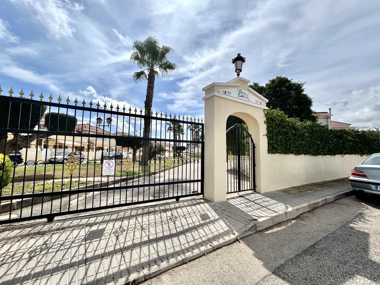 Casa de 3 habitaciones en Cabo Roig en venta con piscina garaje - 220.000 € (Ref: 10090024)