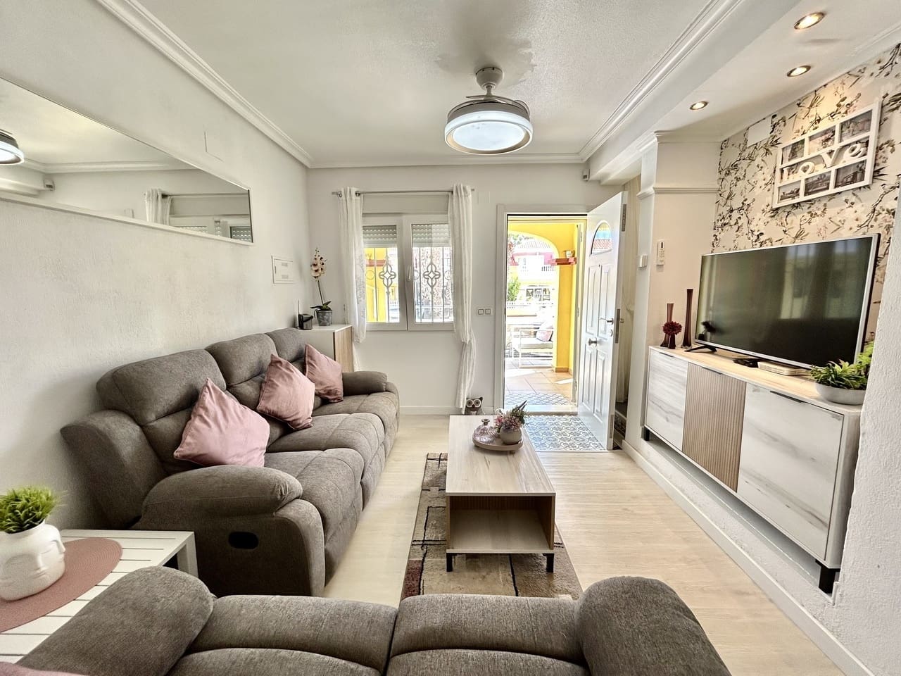 Casa de 3 habitaciones en Cabo Roig en venta con piscina garaje - 220.000 € (Ref: 10090024)