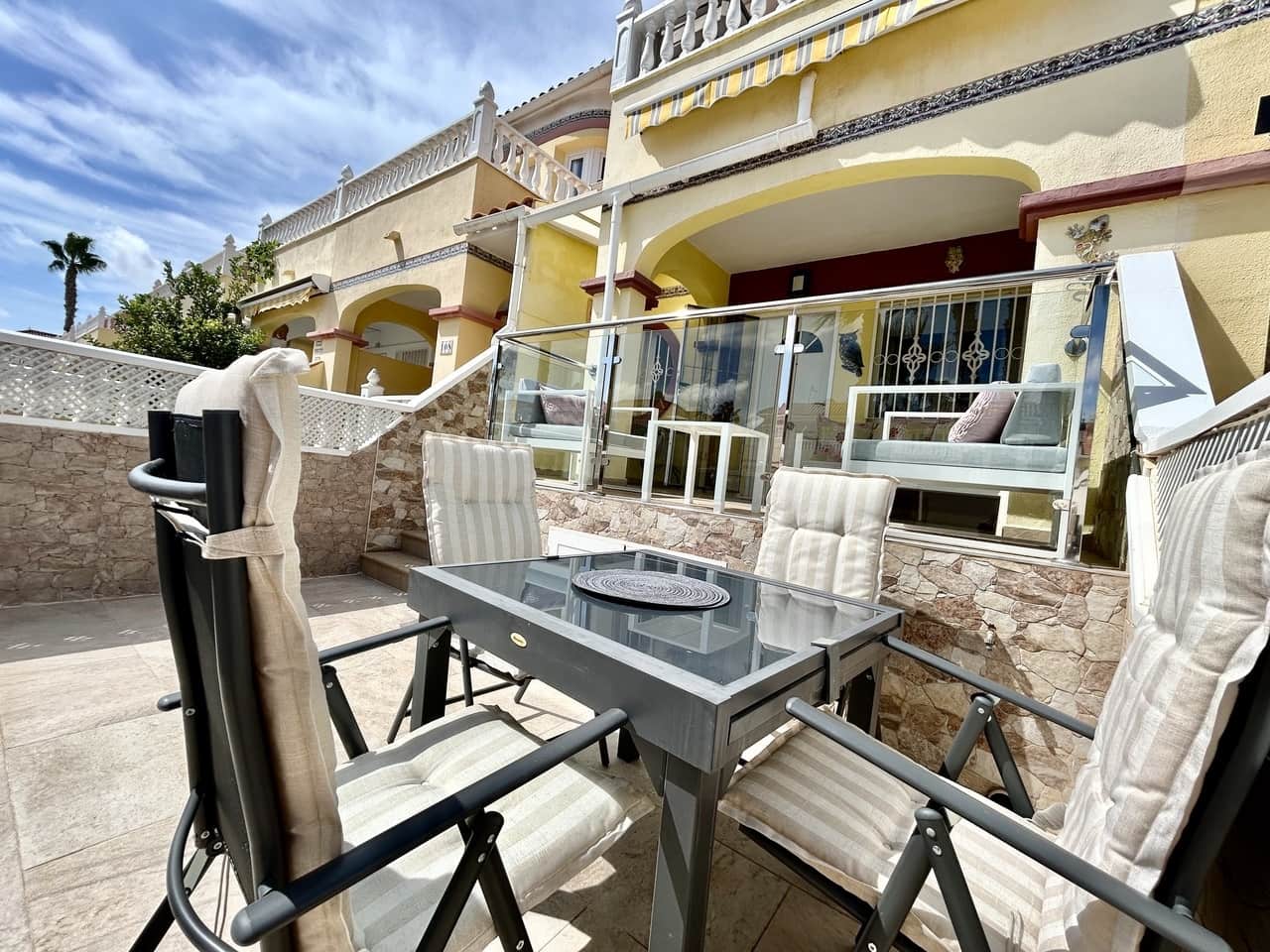 Casa de 3 habitaciones en Cabo Roig en venta con piscina garaje - 220.000 € (Ref: 10090024)