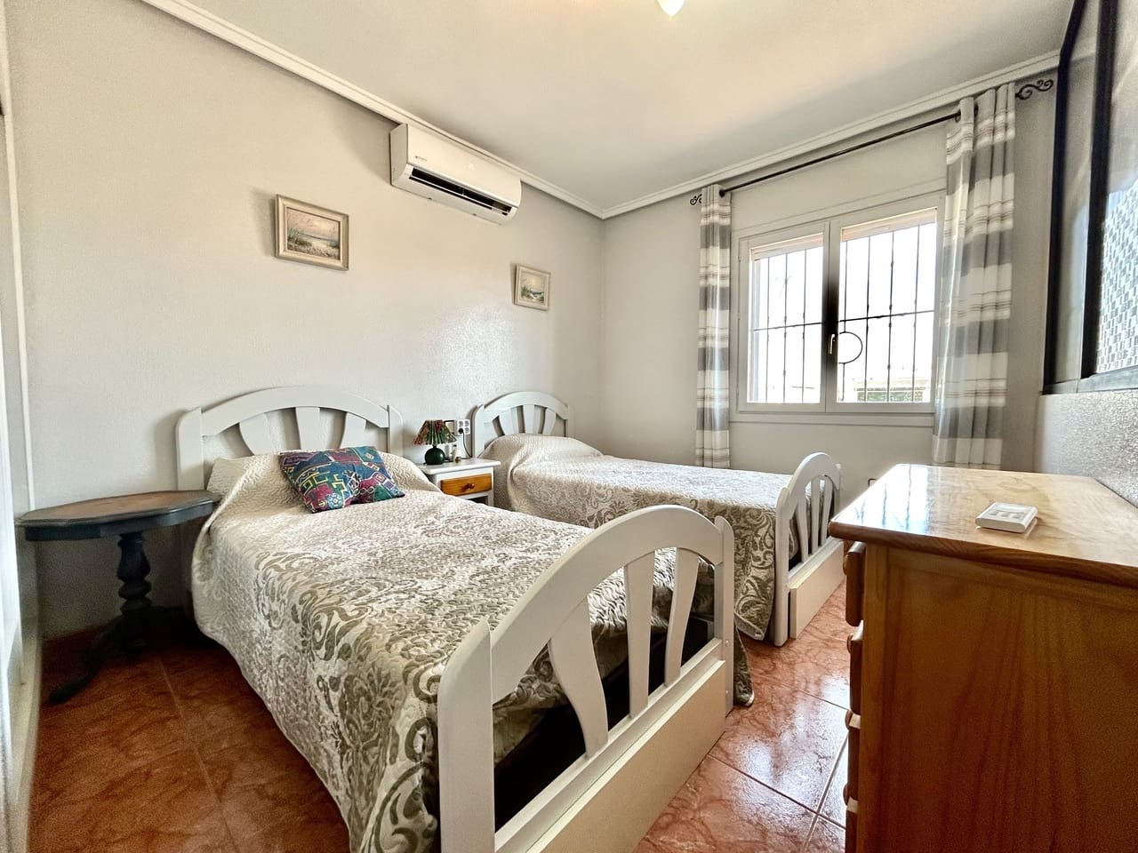 Casa de 2 habitaciones en Playa Flamenca en venta con piscina garaje - 219.500 € (Ref: 10090026)