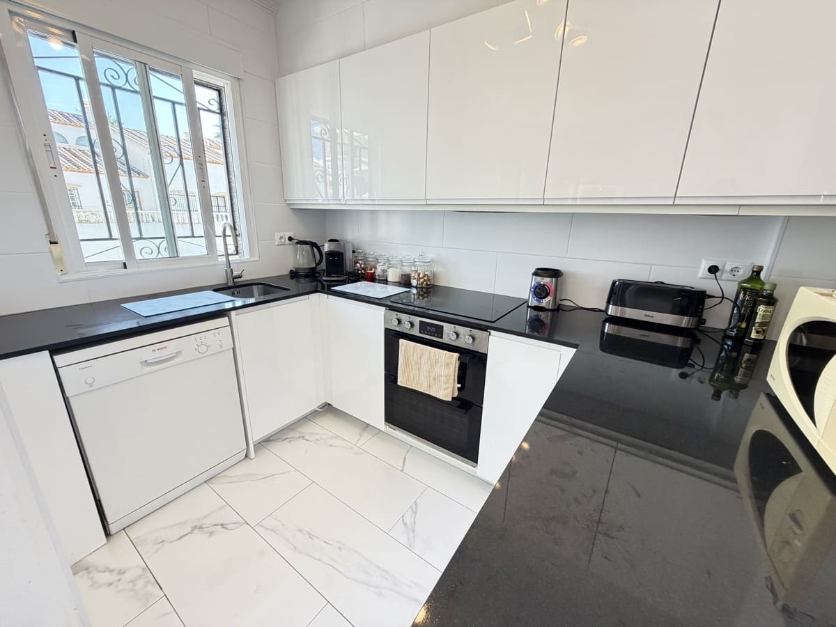 5 soverom Villa til salgs i Villamartin med svømmebasseng - € 475 000 (Ref: 10094114)
