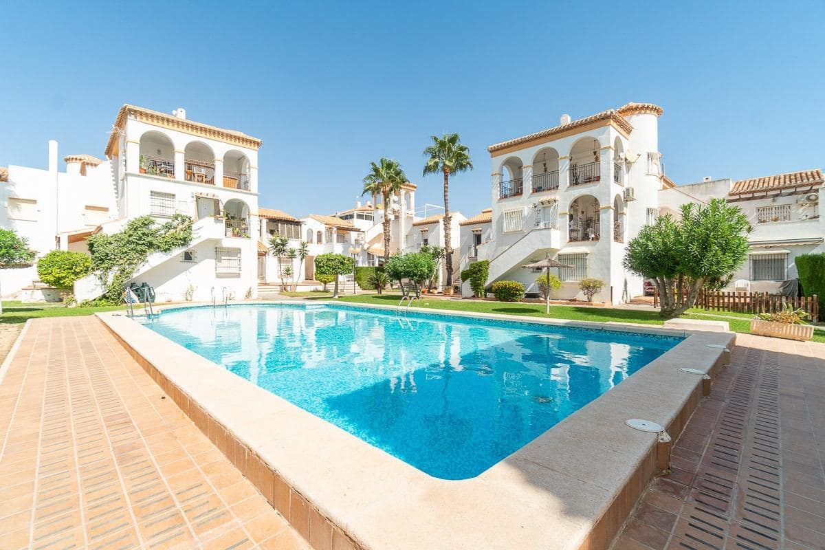 2 quarto Bungalow para venda em Orihuela Costa com piscina - 239 000 € (Ref: 10095735)