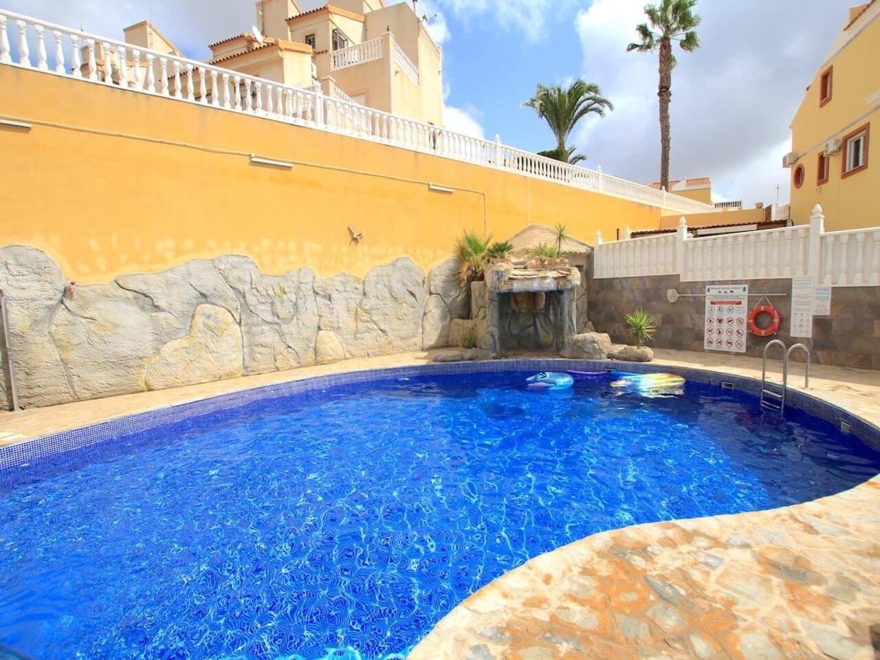 2 sovrum Hus till salu i Villamartin med pool garage - 199 000 € (Ref: 10095736)
