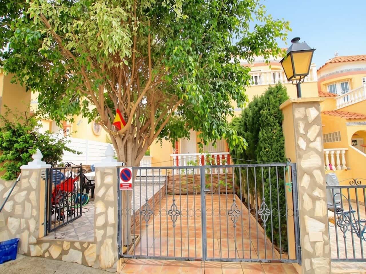 2 sovrum Hus till salu i Villamartin med pool garage - 199 000 € (Ref: 10095736)