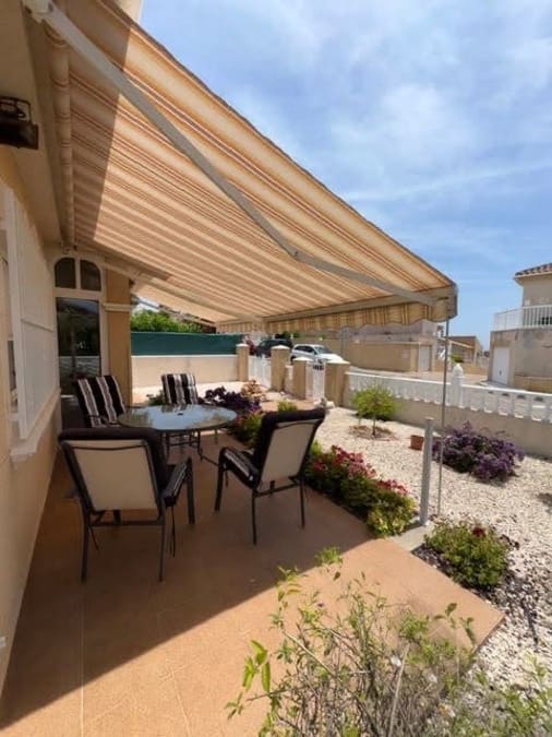 2 chambre Villa/Maison à vendre à Villamartin avec piscine - 235 000 € (Ref: 10097395)