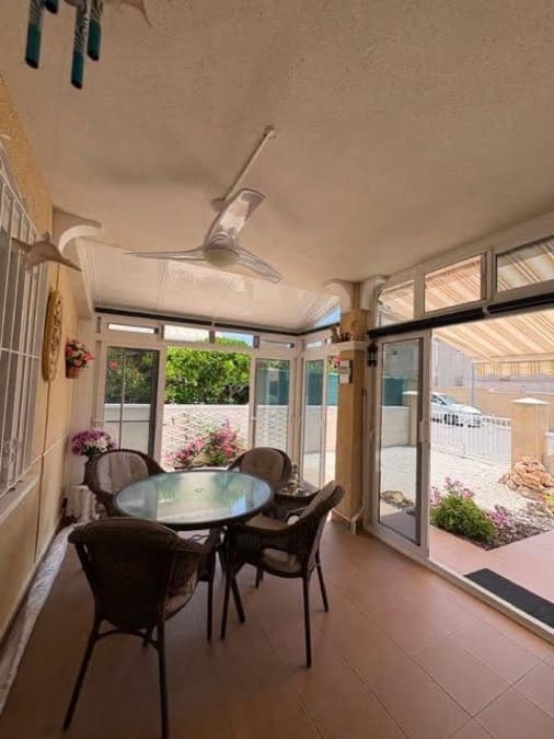 2 chambre Villa/Maison à vendre à Villamartin avec piscine - 235 000 € (Ref: 10097395)