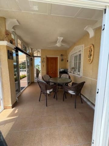 2 soveværelse Villa til salg i Villamartin, Orihuela med swimmingpool - € 235.000 (Ref: 10097395)