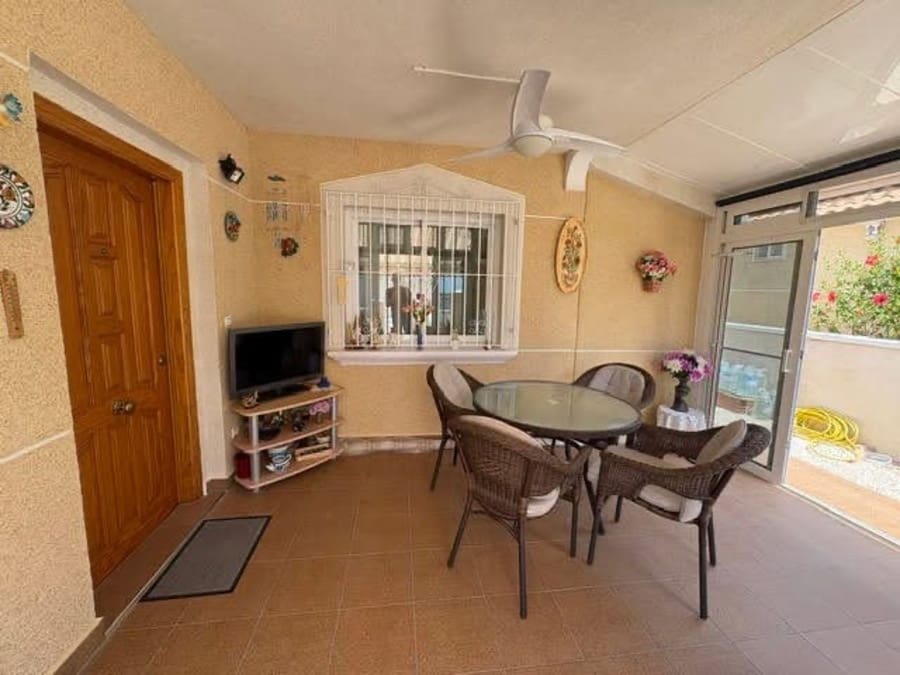 2 chambre Villa/Maison à vendre à Villamartin avec piscine - 235 000 € (Ref: 10097395)