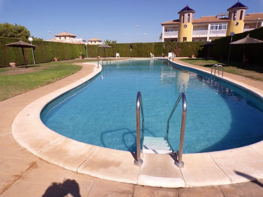 2 chambre Villa/Maison à vendre à Villamartin avec piscine - 235 000 € (Ref: 10097395)