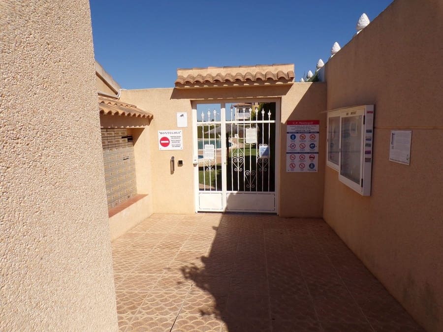 2 chambre Villa/Maison à vendre à Villamartin avec piscine - 235 000 € (Ref: 10097395)
