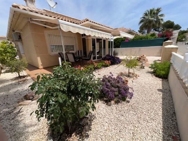 2 soveværelse Villa til salg i Villamartin, Orihuela med swimmingpool - € 235.000 (Ref: 10097395)
