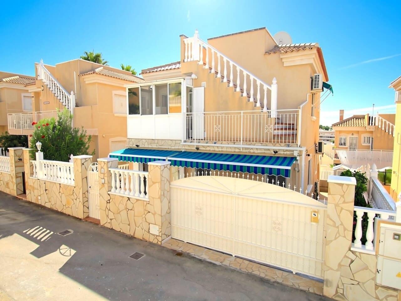 5 slaapkamer Villa te koop in Villamartin - € 269.000 (Ref: 10099019)