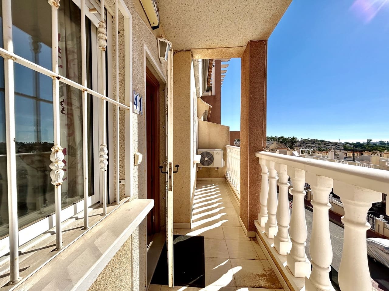 2 soverom Leilighet til salgs i Villamartin med svømmebasseng garasje - € 135 000 (Ref: 10101331)