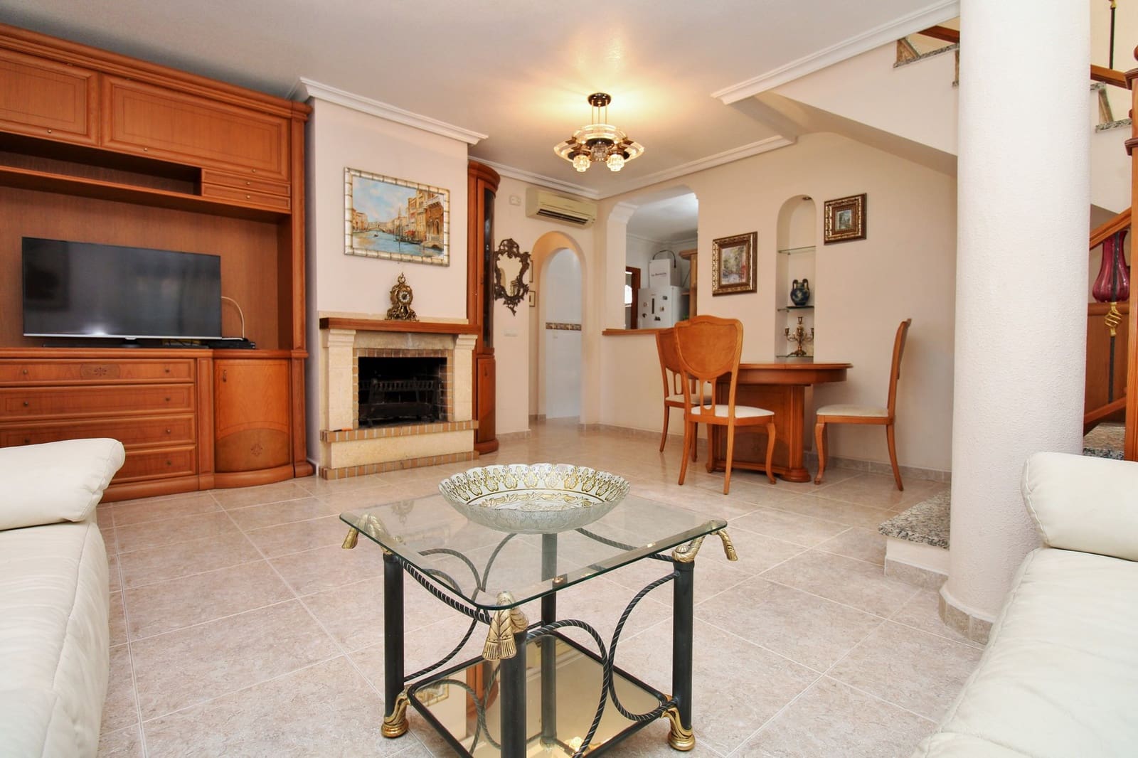 3 camera da letto Villa in vendita in Villamartin con piscina garage - 369.000 € (Rif: 10111155)