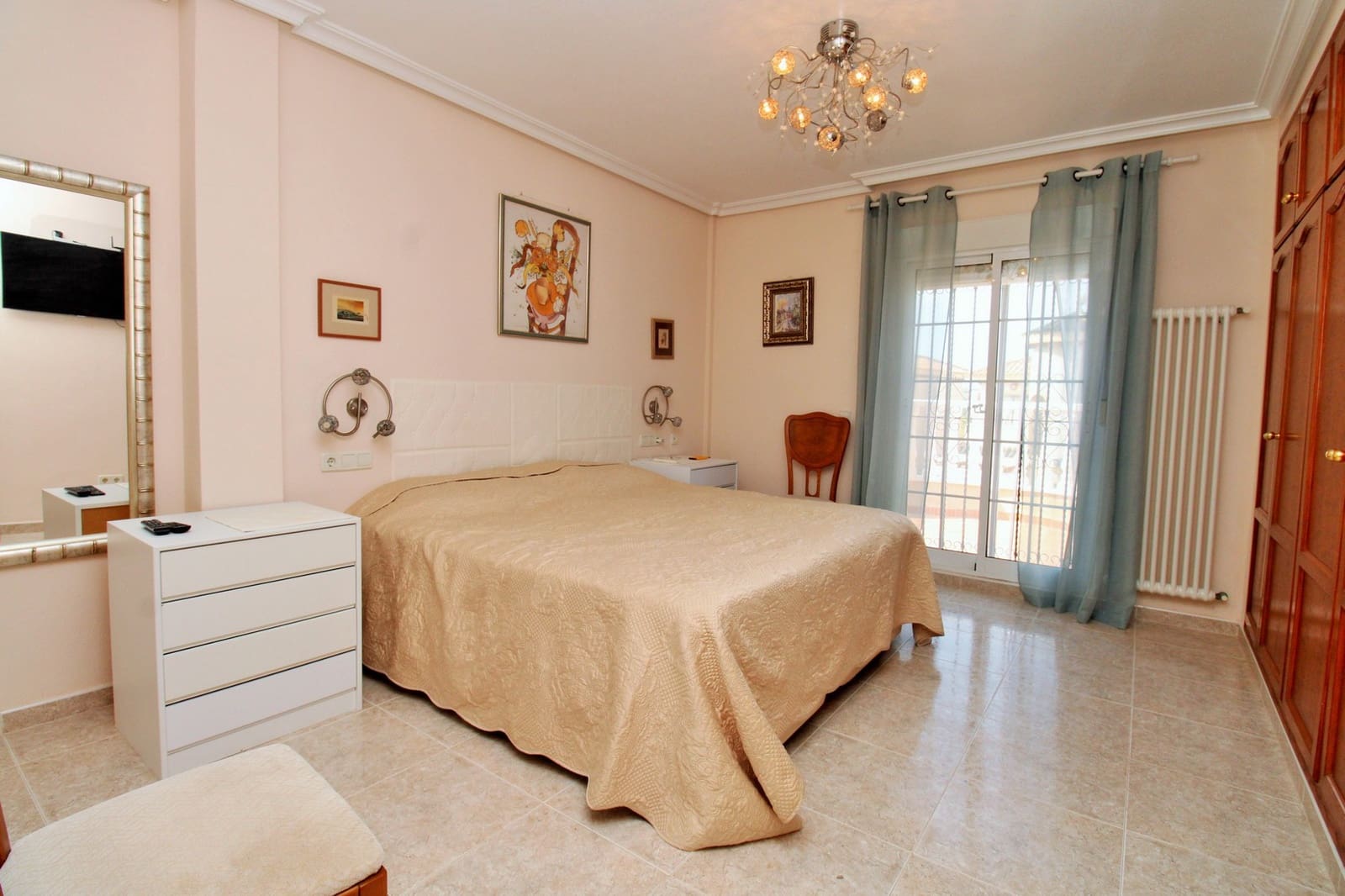 3 camera da letto Villa in vendita in Villamartin con piscina garage - 369.000 € (Rif: 10111155)