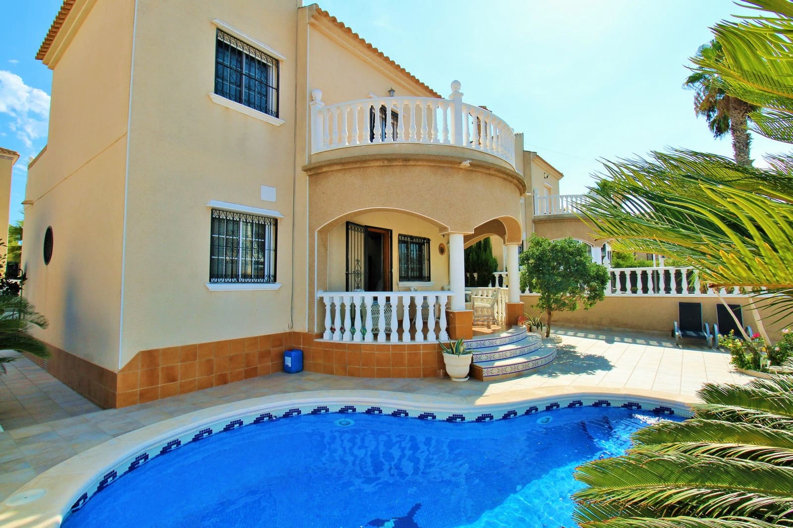 3 camera da letto Villa in vendita in Villamartin con piscina garage - 369.000 € (Rif: 10111155)