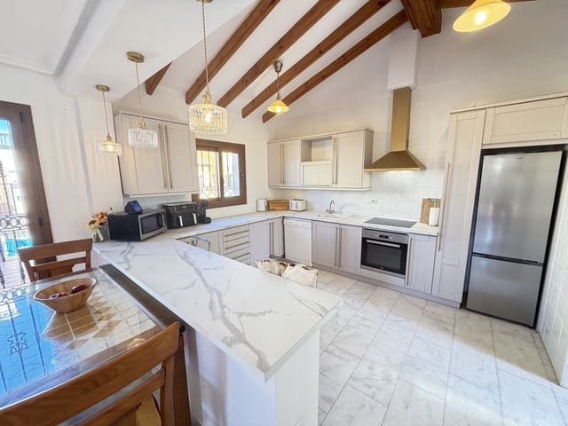 4 slaapkamer Villa te koop in Algorfa met zwembad - € 449.955 (Ref: 10111157)