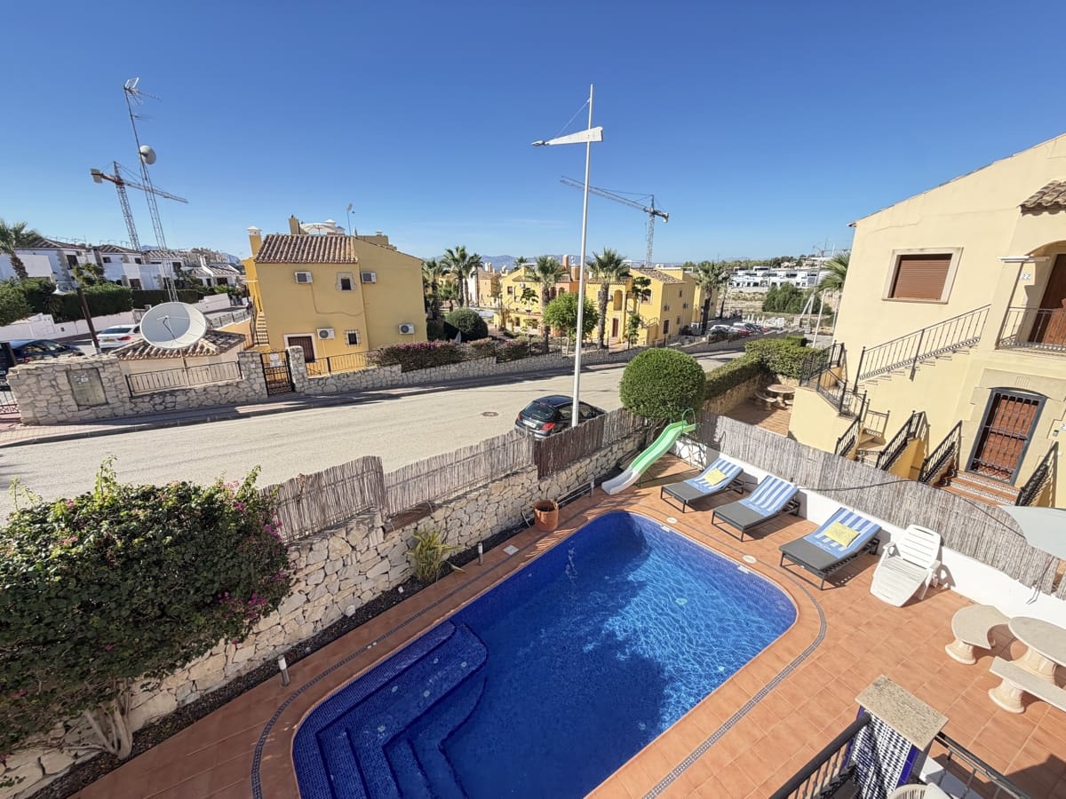 4 slaapkamer Villa te koop in Algorfa met zwembad - € 449.955 (Ref: 10111157)